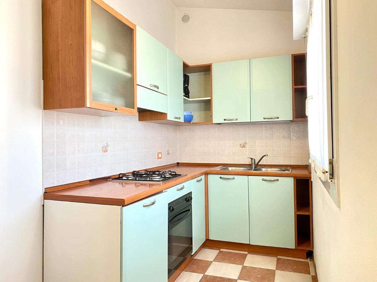 Appartamenti Adriana Carraro Immobiliare - Family Apartments Lido di Jesolo Exteriör bild
