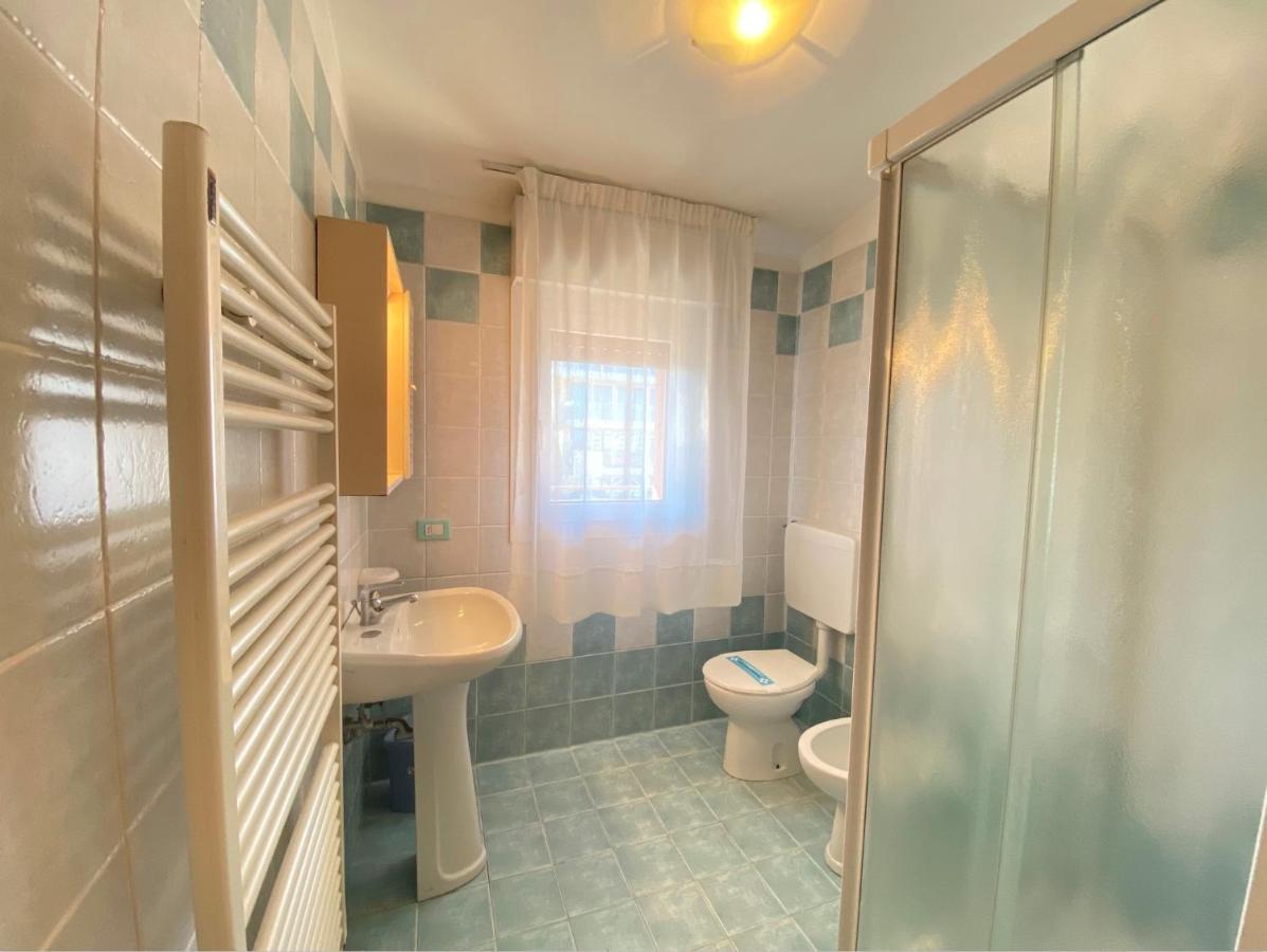 Appartamenti Adriana Carraro Immobiliare - Family Apartments Lido di Jesolo Exteriör bild